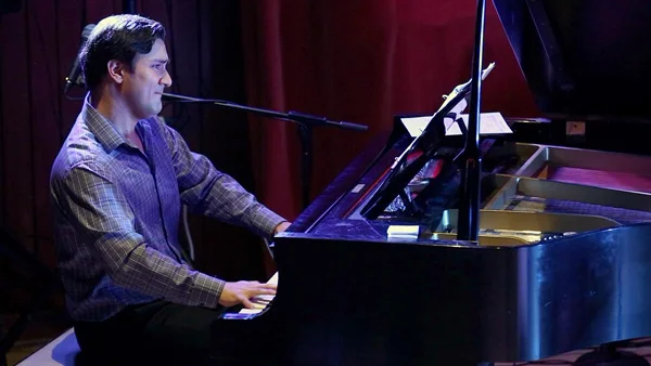 Denis Nassar, compositor e professor de songwriting